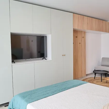 Roxys Retreat In Nord10 By Alezzi - Pool N Playground *