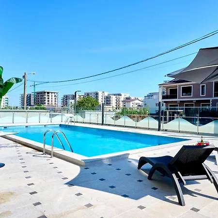 Roxys Retreat In Nord10 By Alezzi - Pool N Playground Mamaia