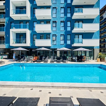 Roxys Retreat In Nord10 By Alezzi - Pool N Playground