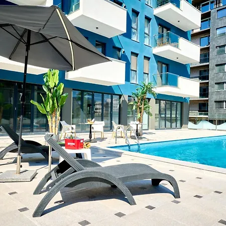 Roxys Retreat In Nord10 By Alezzi - Pool N Playground Lejlighed *