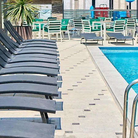 Апартаменты Roxys Retreat In Nord10 By Alezzi - Pool N Playground *