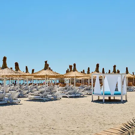 Roxys Retreat In Nord10 By Alezzi - Pool N Playground Мамая